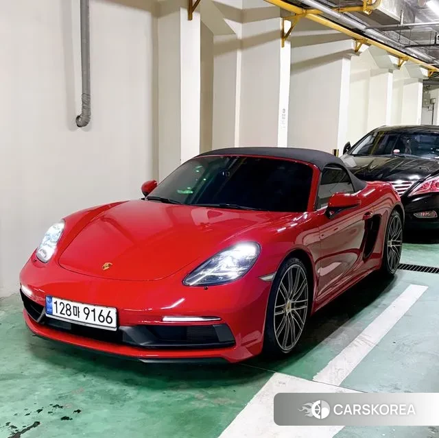 Porsche 718 Boxster 2021 Красный из Кореи