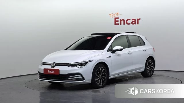 Volkswagen Golf 8th Generation 2023 Белый из Кореи