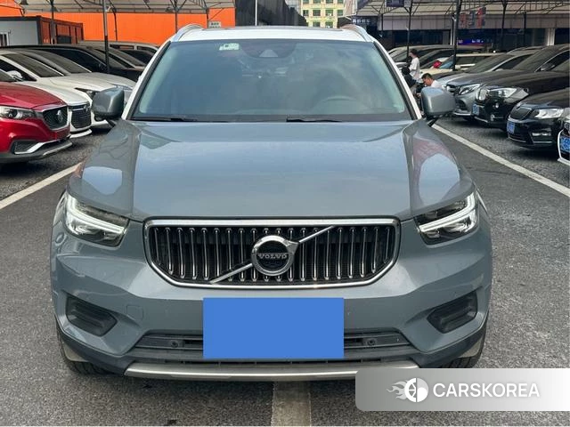 Volvo XC40 2019 Серебристо-серый из Китая