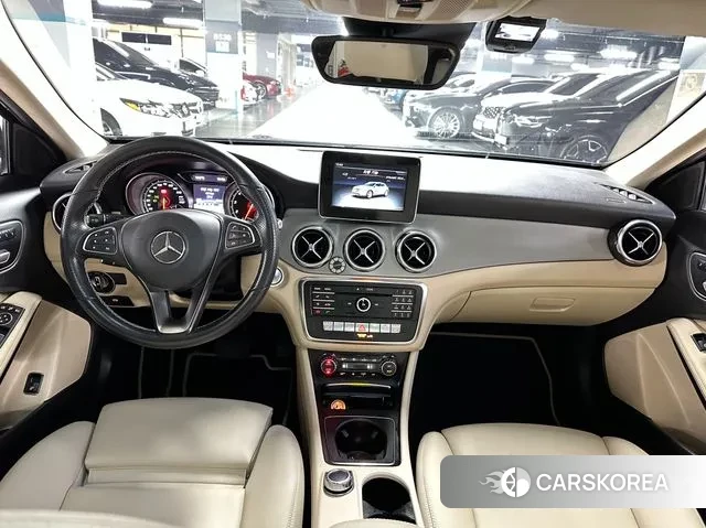 Mercedes-Benz GLA-Class X156 2019 Черный из Кореи