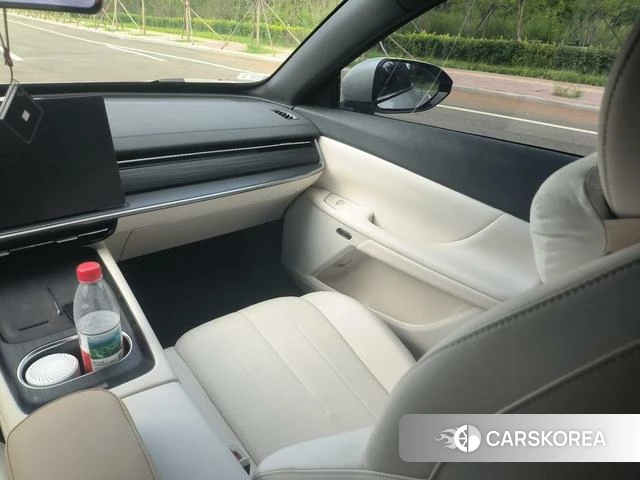 Dongfeng Yipai Yipai 007 2025 Серебристо-серый из Китая