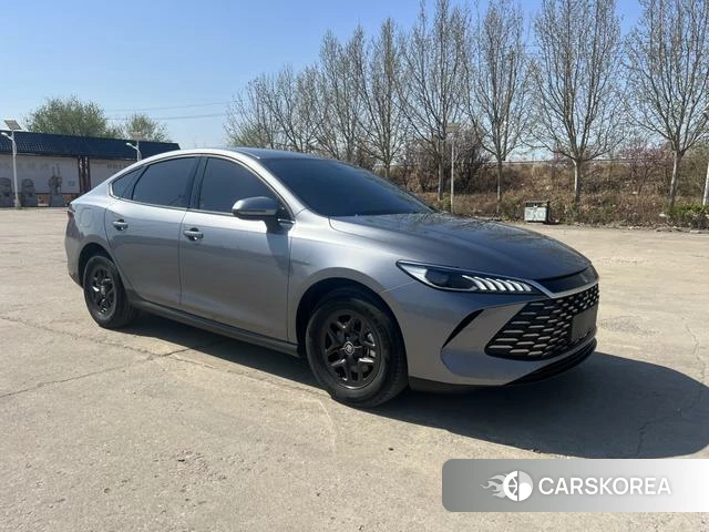 BYD Qin PLUS DM 2025 Темно-серый из Китая