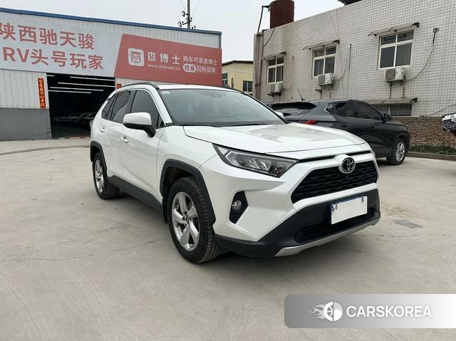 Toyota RAV4 Rongfang 2021 Белый из Китая