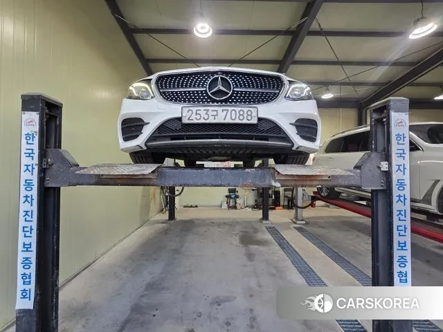 Mercedes-Benz E-Class W213 2018 Белый из Кореи