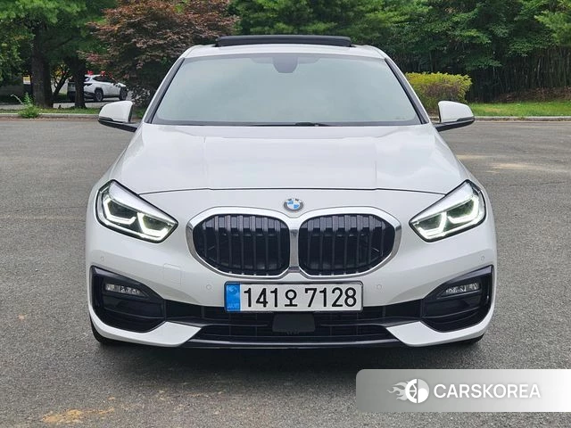 BMW 1 Series (F40) 2020 Белый из Кореи