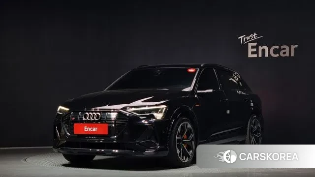 Audi e-Tron 2022 Черный из Кореи