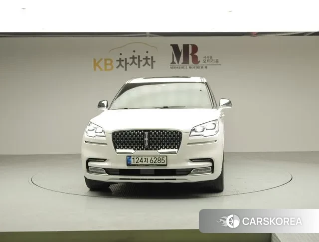 Lincoln Aviator 2nd generation 2021 Белый из Кореи