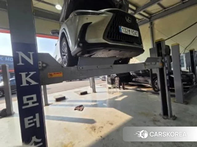 Lexus NX350h Second generation 2025 Серебряный из Кореи