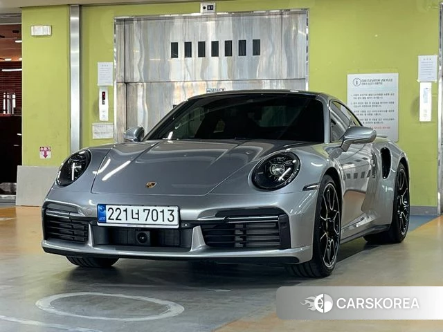 Porsche 911(992) 2023 Серебряный из Кореи