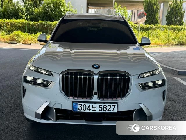 BMW X7 (G07) 2025 Белый из Кореи