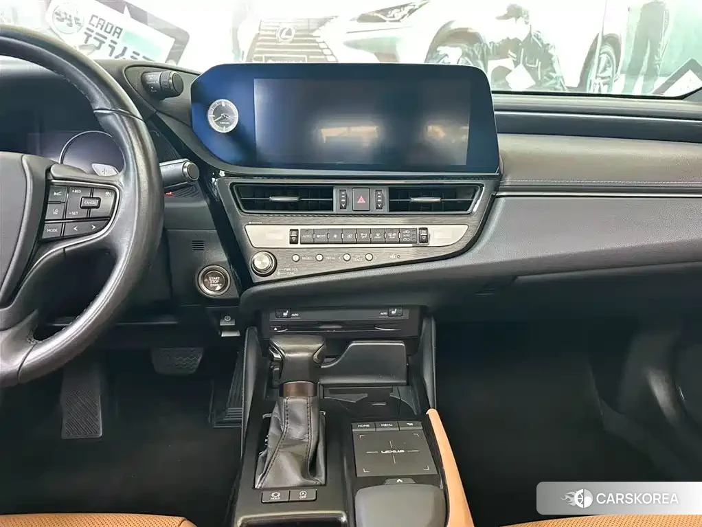 Lexus ES 2022 Silver/gray из Китая