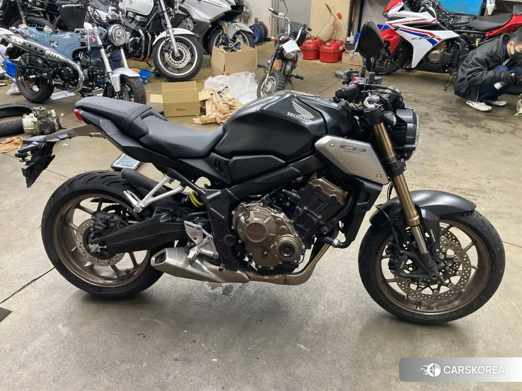 Проданный Honda CB650R id 4176689 из Японии