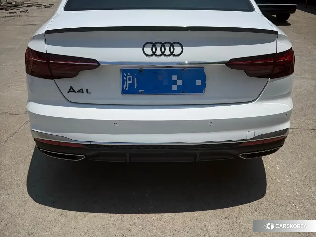 Audi A4L 2021 Белый из Китая