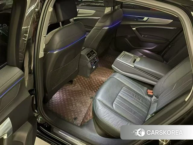 Audi A6L 2021 Черный из Китая