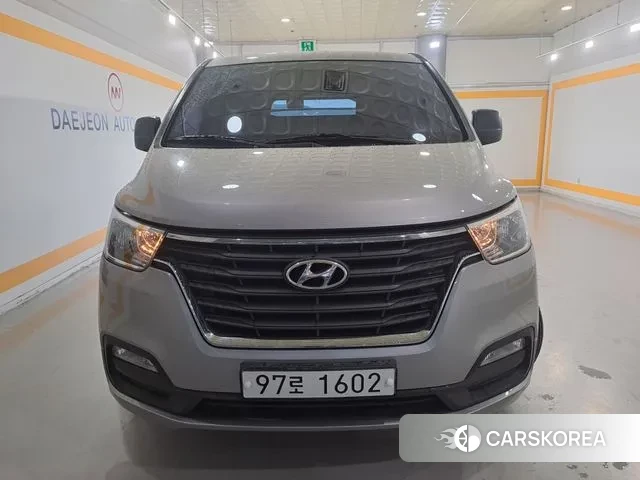 Hyundai The New Grand Starex 2019 Серебристо-серый из Кореи