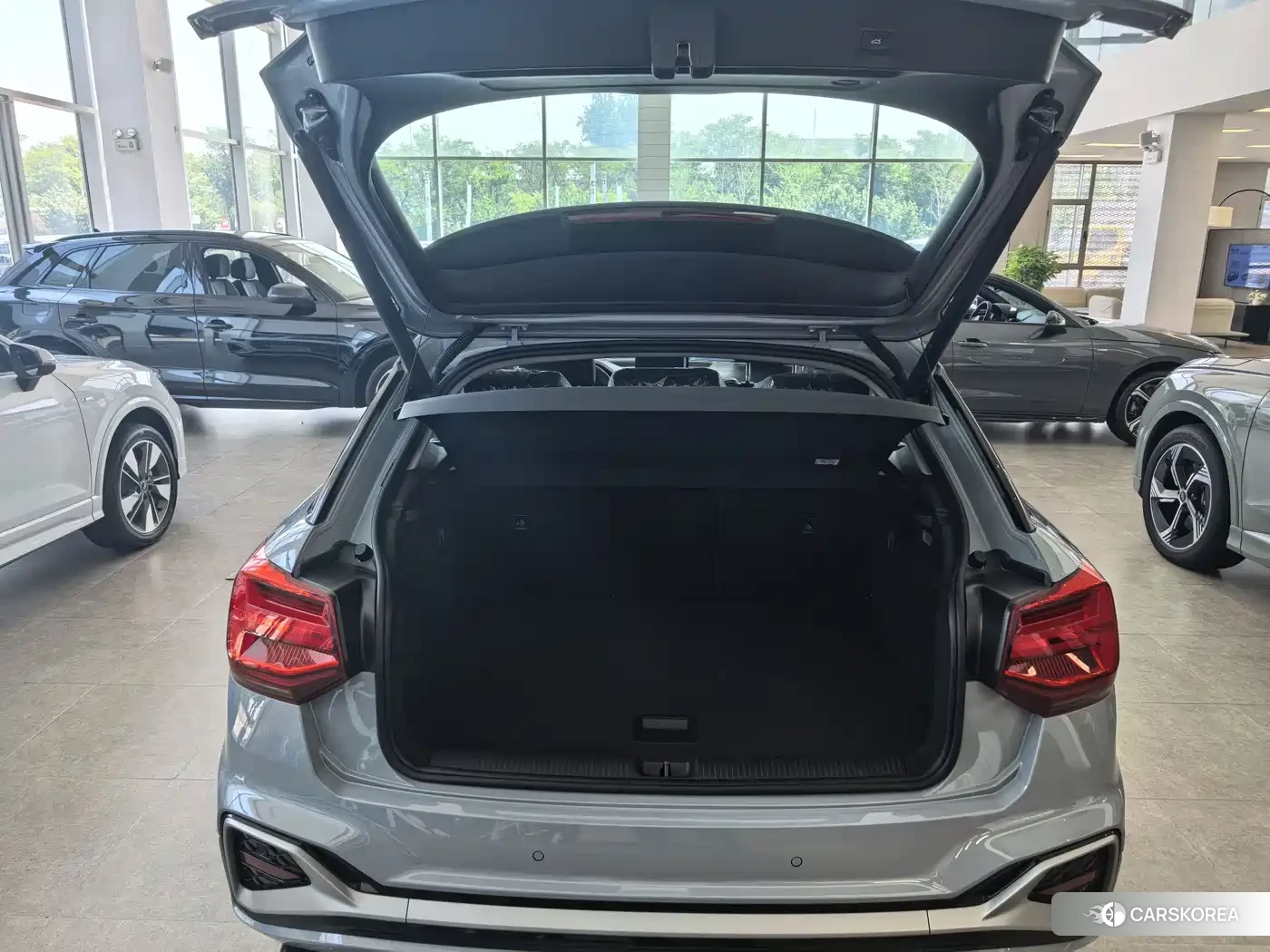 Audi Q2L 2026 Silver/gray из Китая