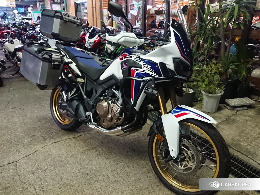 Проданный Honda CRF1000L AFRICA TWIN 2017 из Японии