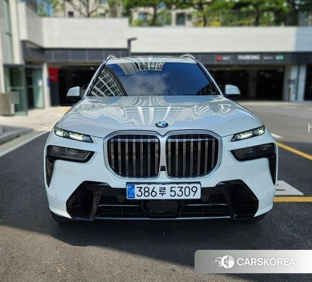 BMW X7 (G07) 2025 Белый из Кореи