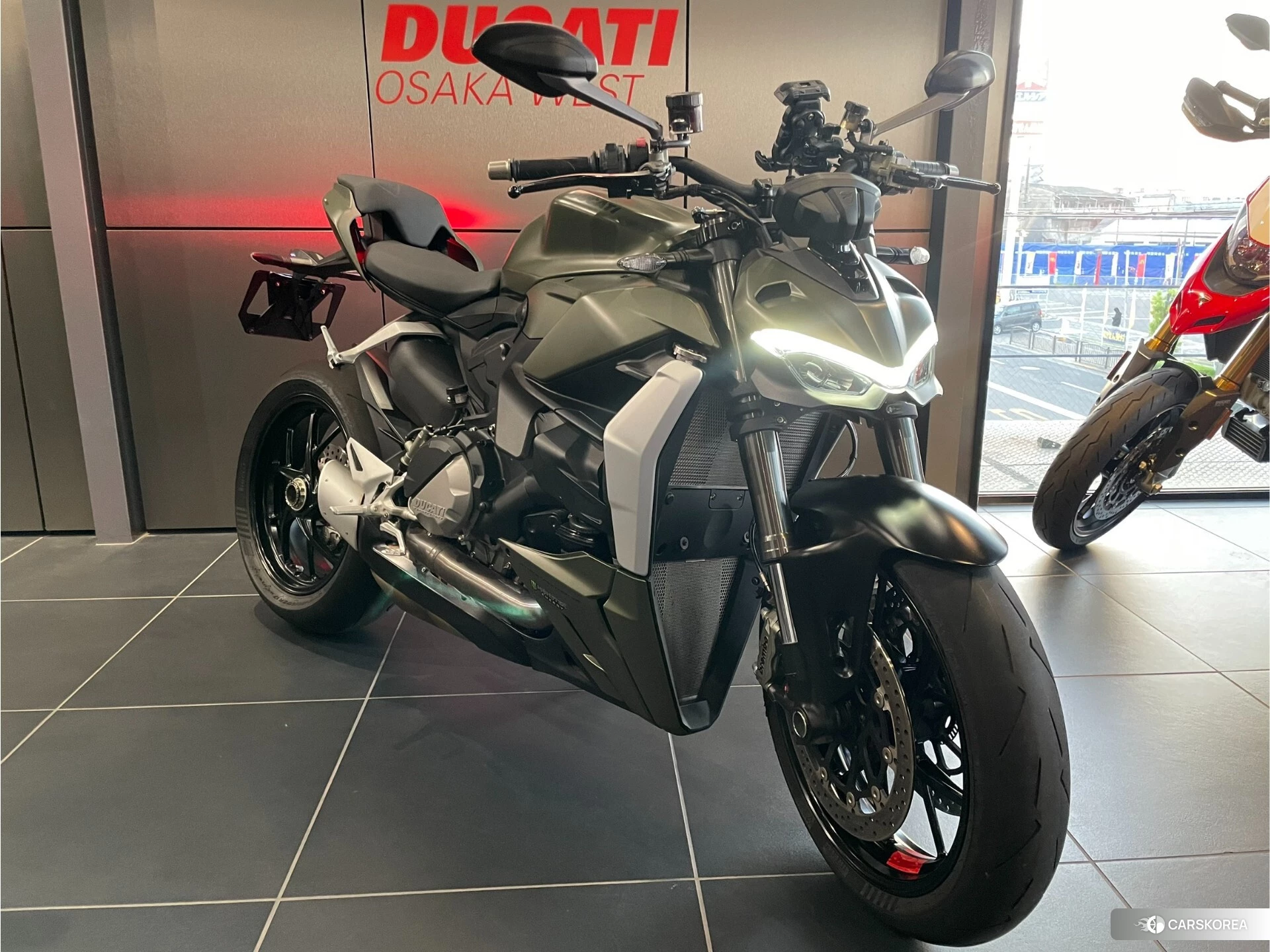 Ducati STREETFIGHTER V2 2024 из Японии, фото 2