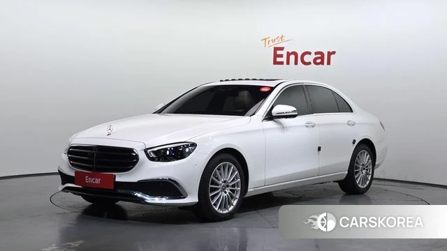 Mercedes-Benz E-Class W213 2023 Белый из Кореи