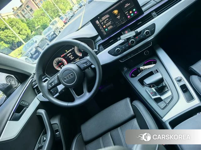 Audi A4L 2022 Темно-серый из Китая