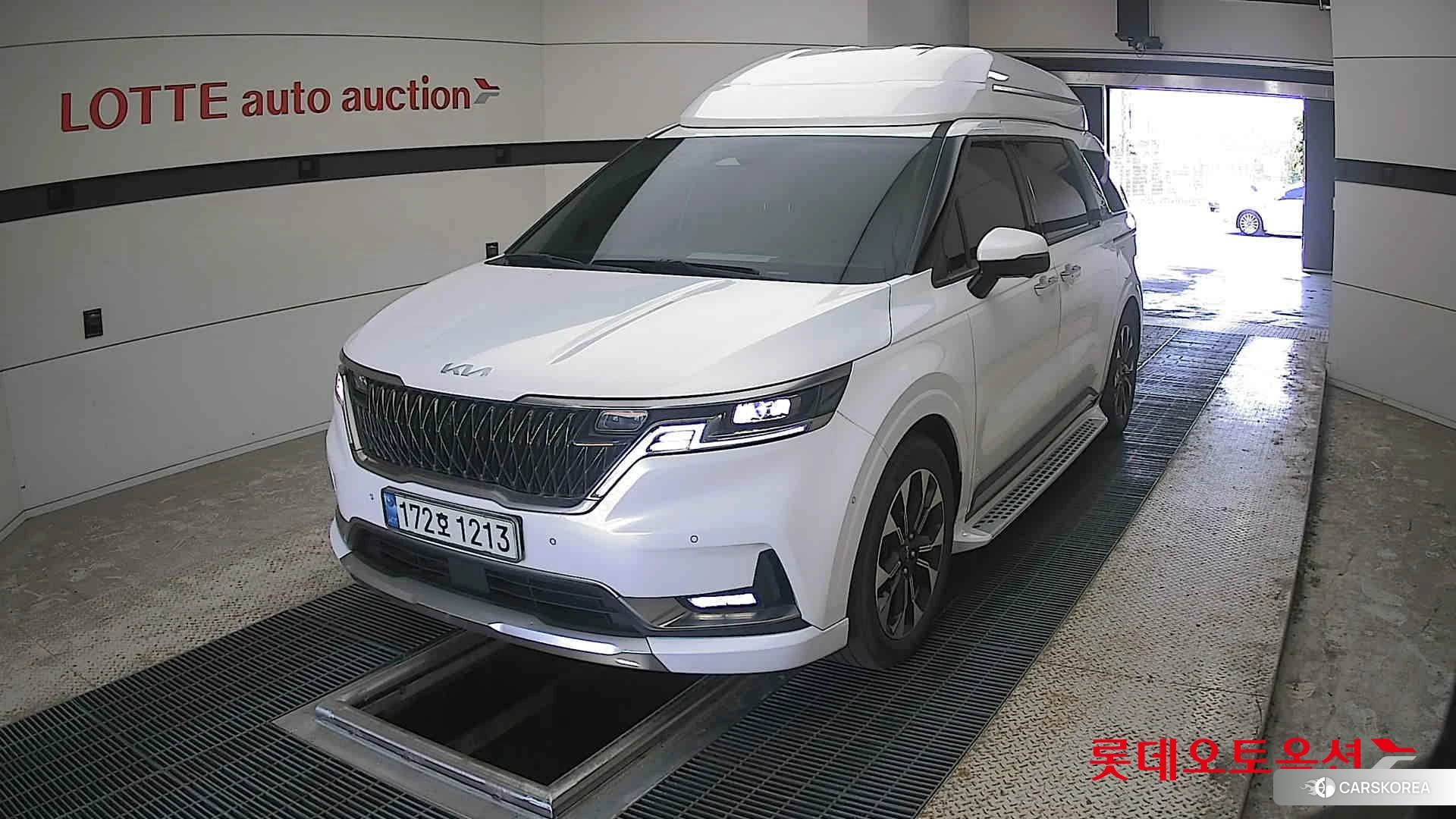 Kia Carnival Hairimujin 2023 Белый из Кореи