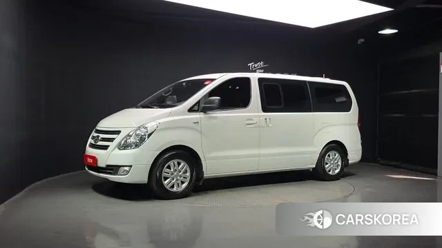 Hyundai Grand Starex 2018 Белый из Кореи