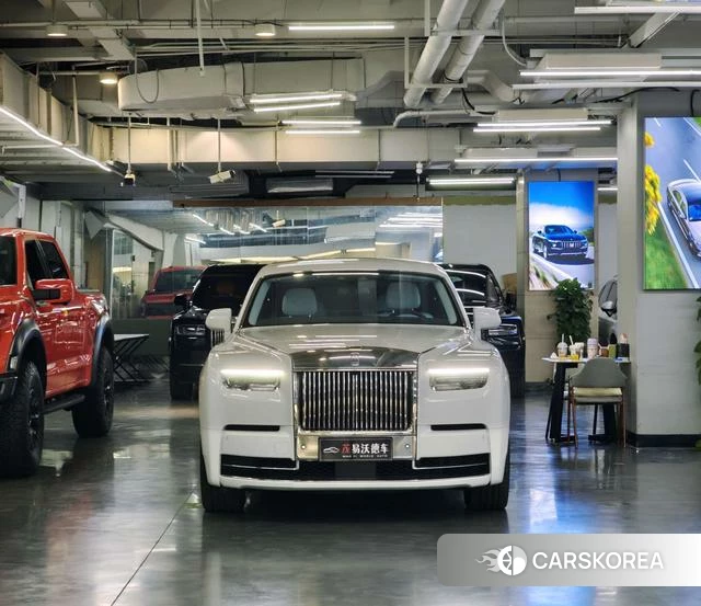 Rolls-Royce Phantom 2024 Белый из Китая