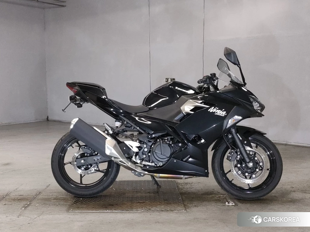Проданный Kawasaki NINJA 400 2021 из Японии