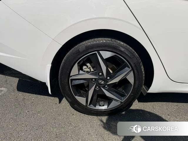 Hyundai Elantra 2022 Белый из Китая