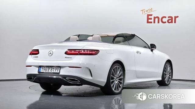 Mercedes-Benz E-Class W213 2023 Белый из Кореи