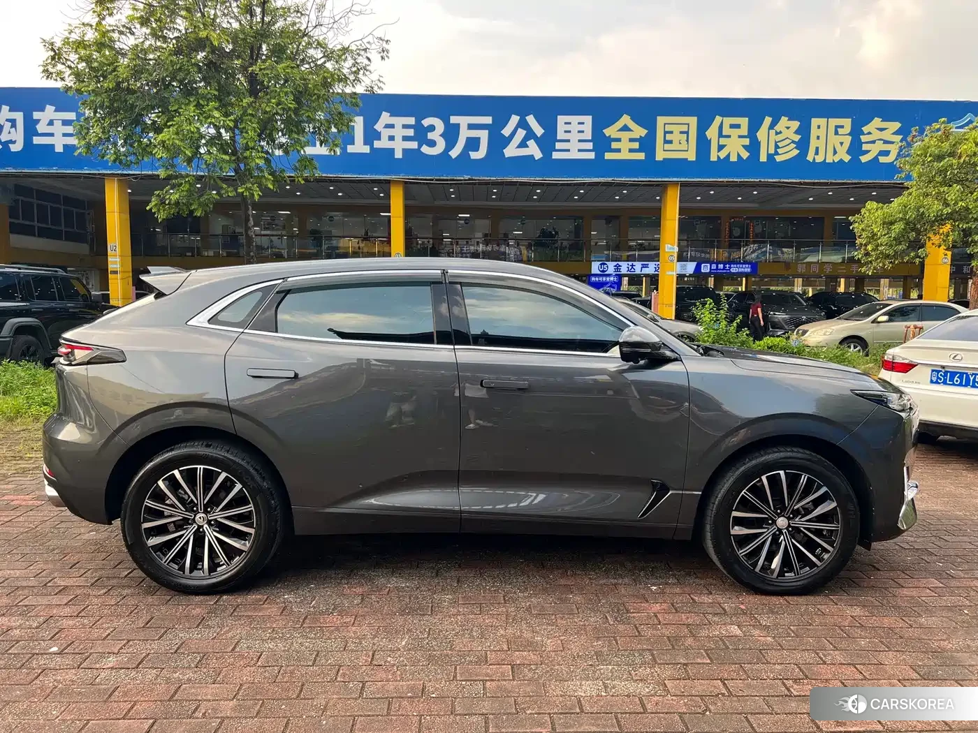 Chang'an UNI-K 2023 Silver/gray из Китая