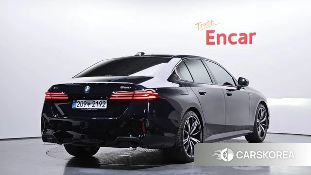 BMW 5 Series (G60) 2025 Черный из Кореи