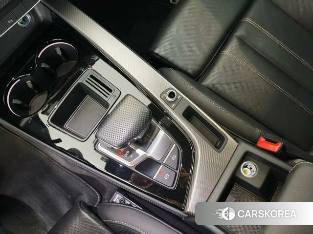 Audi A4L 2024 Темно-серый из Китая