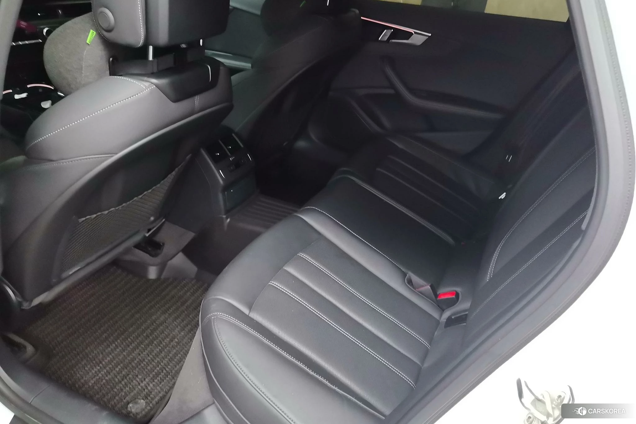 Audi A4L 2023 Белый из Китая