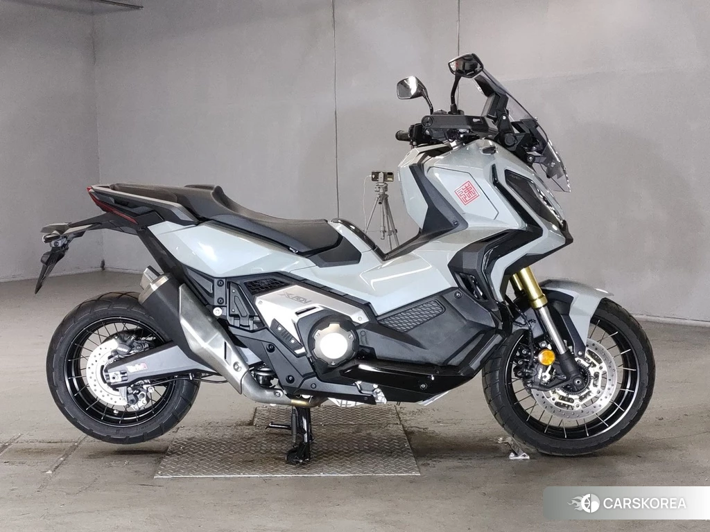 Проданный Honda X-ADV 750 2023 из Японии
