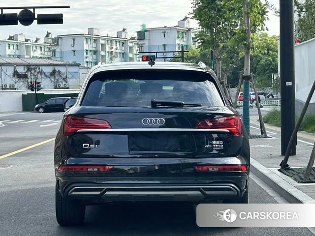 Audi Q5L 2022 Черный из Китая