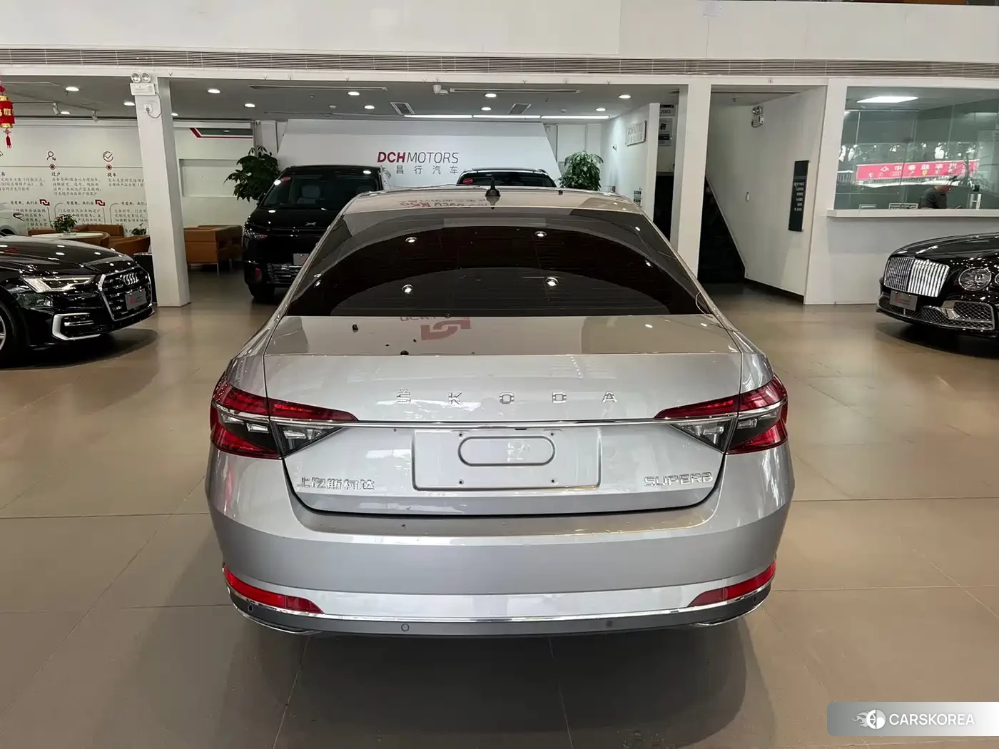 Skoda Superb 2023 Silver/gray из Китая, фото 2