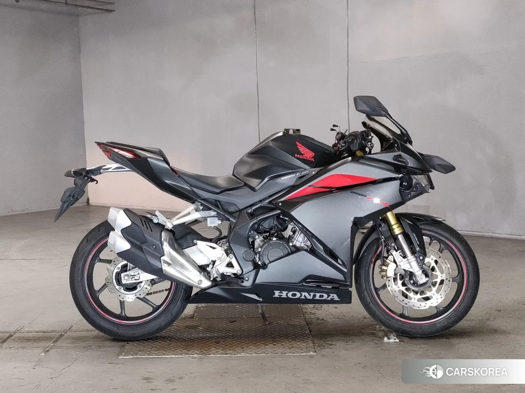 Проданный Honda CBR250RR 2017 из Японии, фото 2