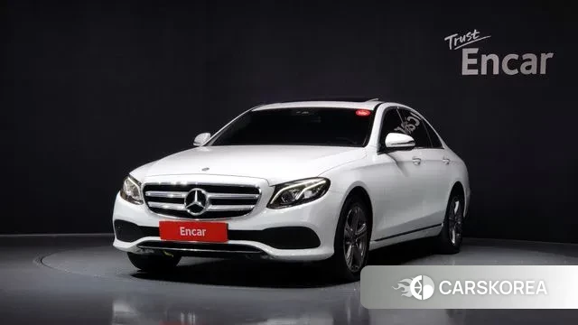 Mercedes-Benz E-Class W213 2019 Белый из Кореи