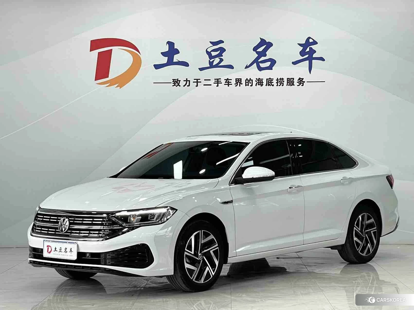 Volkswagen Sagitar 2022 Белый из Китая