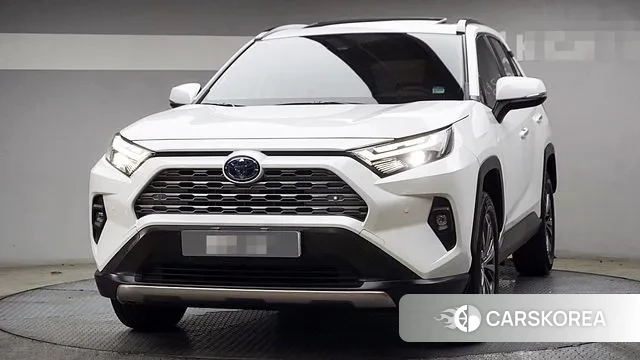 Toyota RAV4 5th Generation 2024 Белый из Кореи