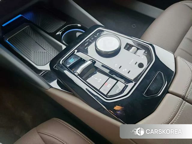 BMW i5 2025 Черный из Китая