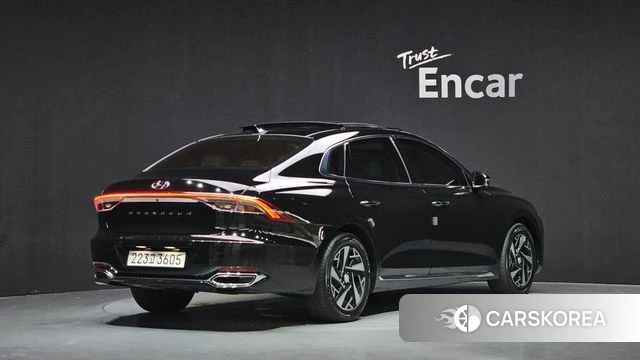 Hyundai The New Grandeur IG Hybrid 2022 Черный из Кореи