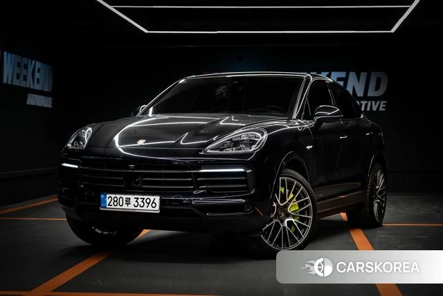 Porsche Cayenne (PO536) 2020 Черный из Кореи