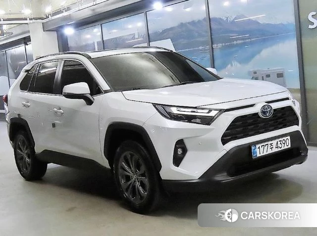 Toyota RAV4 5th Generation 2024 Белый из Кореи