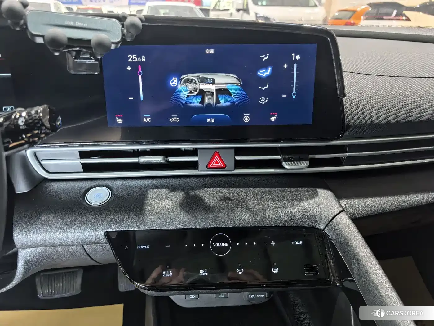 Hyundai Elantra 2023 Белый из Китая