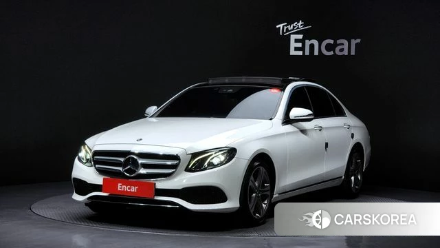 Mercedes-Benz E-Class W213 2019 Белый из Кореи