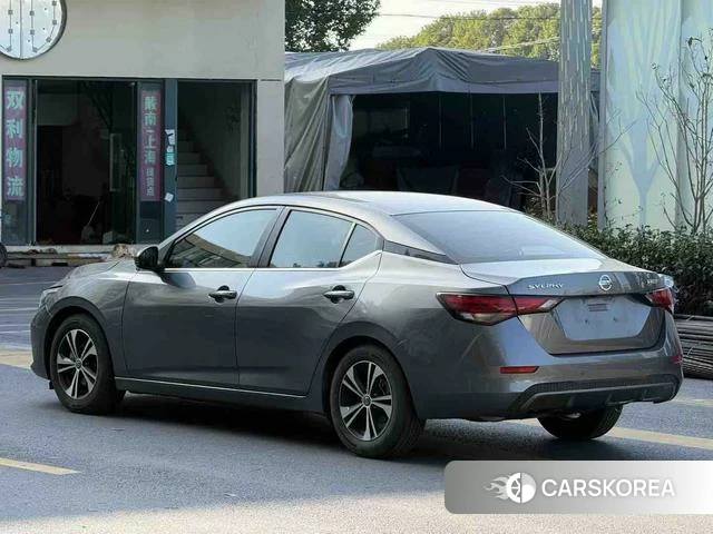 Nissan Xuan Yi 2021 Темно-серый из Китая