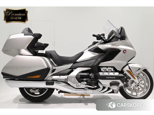 Проданный Honda GL1800 TOUR DCT 2023 из Японии